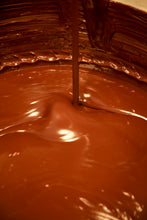 Charger l'image dans la galerie, TABLETTE DE CHOCOLAT FLEUR DE SEL & AMANDES TORRÉFIÉES BIO